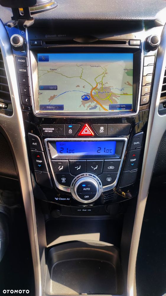 Hyundai i30 blue 1.6 CRDi Trend - 13