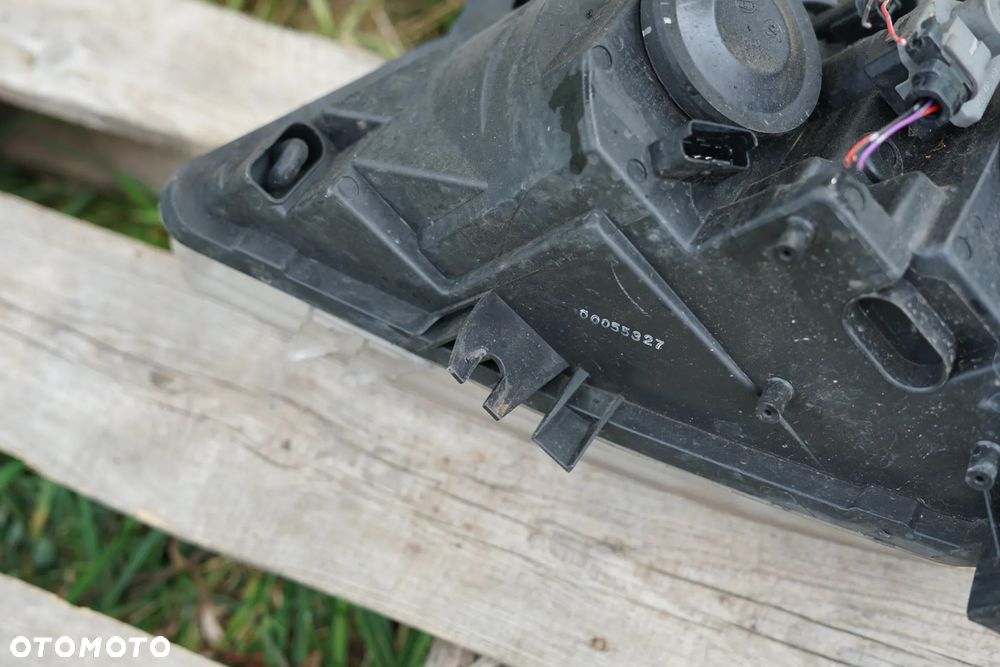 Lampa przód przednia prawa Nissan Qashqai I J10 Anglik - 6
