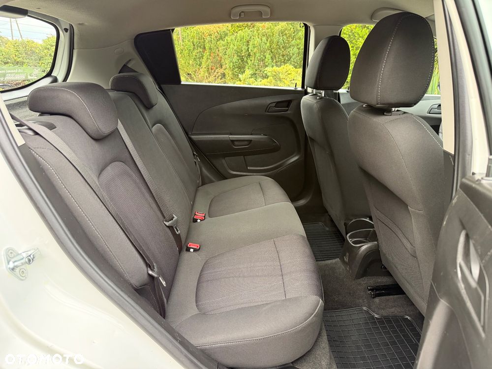 Chevrolet Aveo 1.4 LT - 10