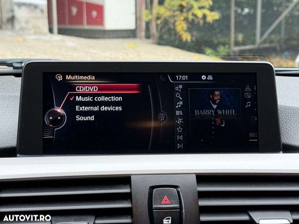 BMW Seria 3 320d Touring Aut. Efficient Dynamics Edition - 29