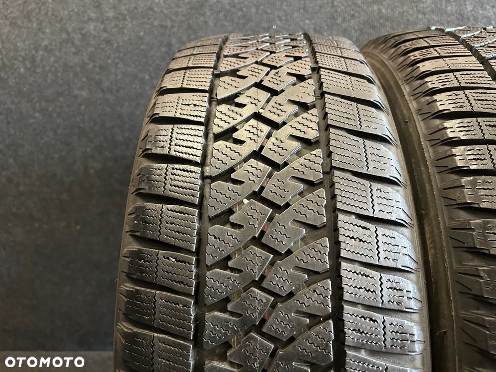 Bridgestone Blizzak W810 215/60/17C 2szt. - 2