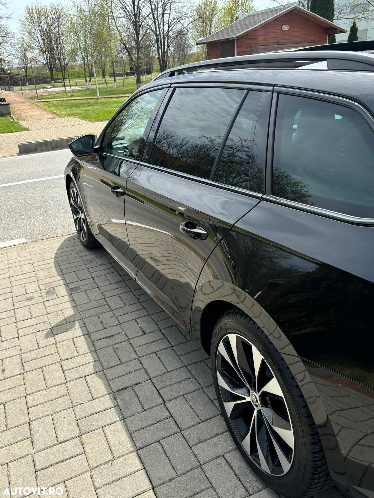 Skoda Superb 2.0 TDI DSG Sportline - 19