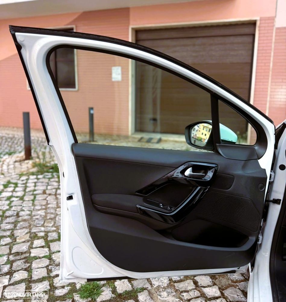 Peugeot 208 1.2 VTi Allure - 8