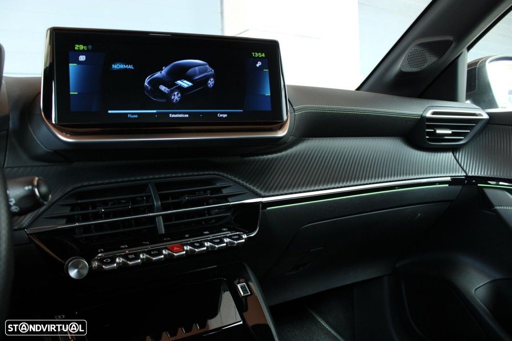 Peugeot e-208 GT+ - 29