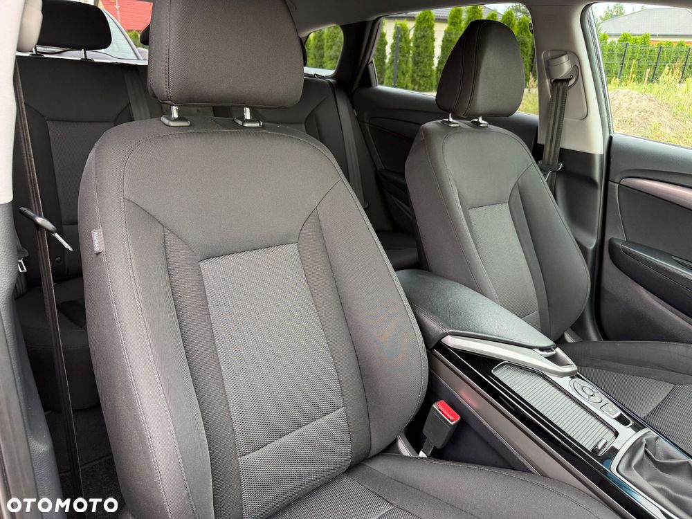 Hyundai i40 Kombi 1.7 CRDi Premium - 17