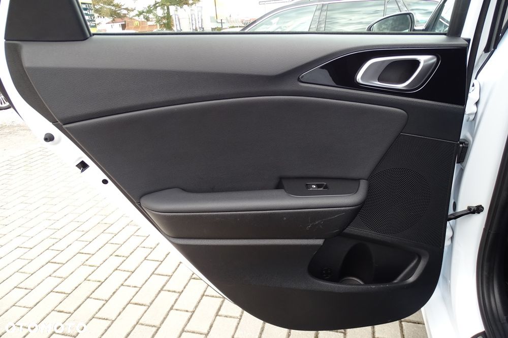 Kia Ceed - 21