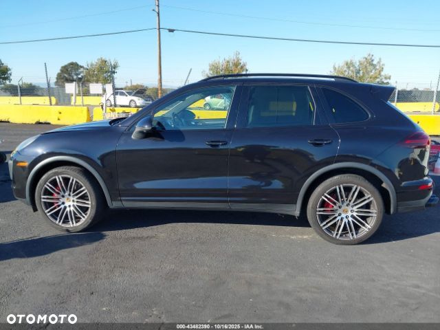 Porsche Cayenne - 8