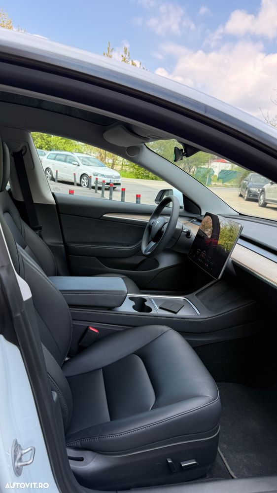 Tesla Model 3 - 6