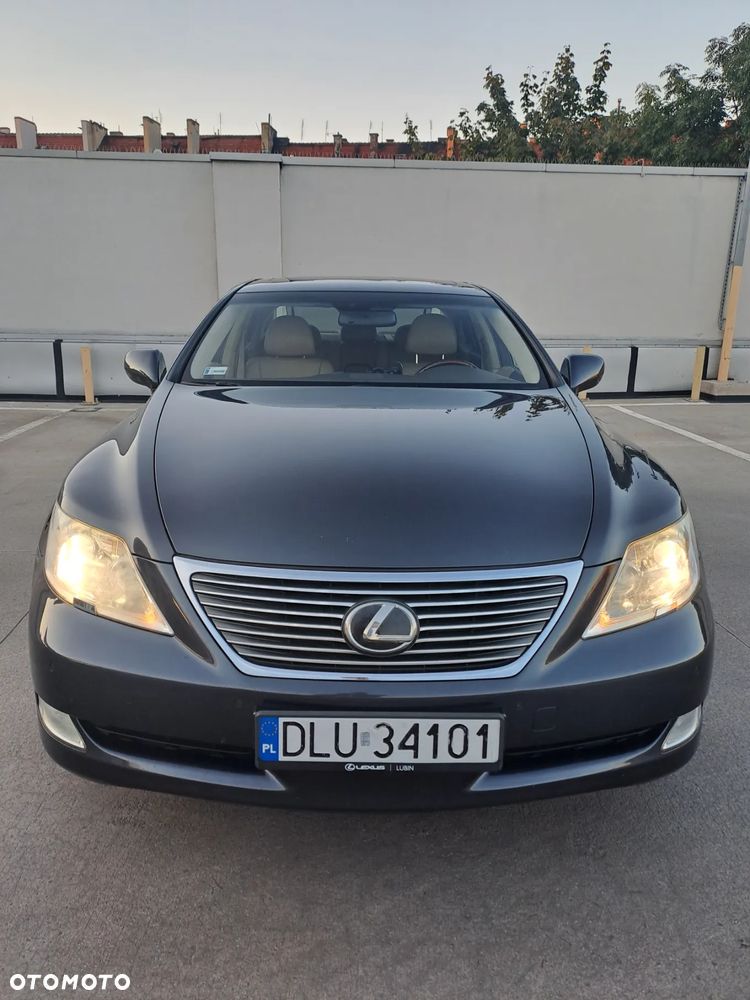 Lexus LS - 2