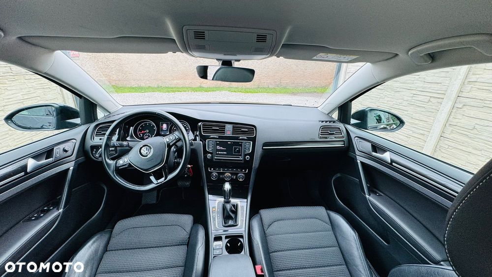 Volkswagen Golf - 21