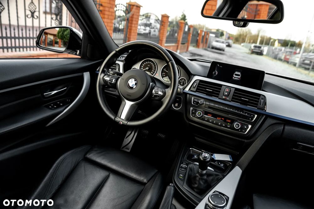 BMW Seria 3 320d xDrive M Sport - 28
