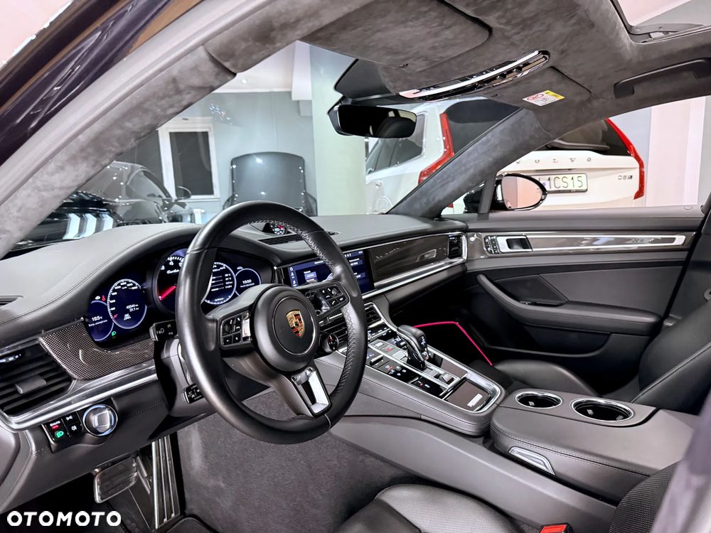 Porsche Panamera Turbo Executive - 35