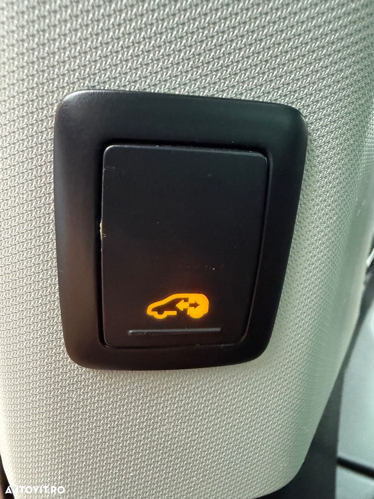 Volkswagen Sharan 2.0 TDI DSG (BlueMotion Technology) Highline - 33