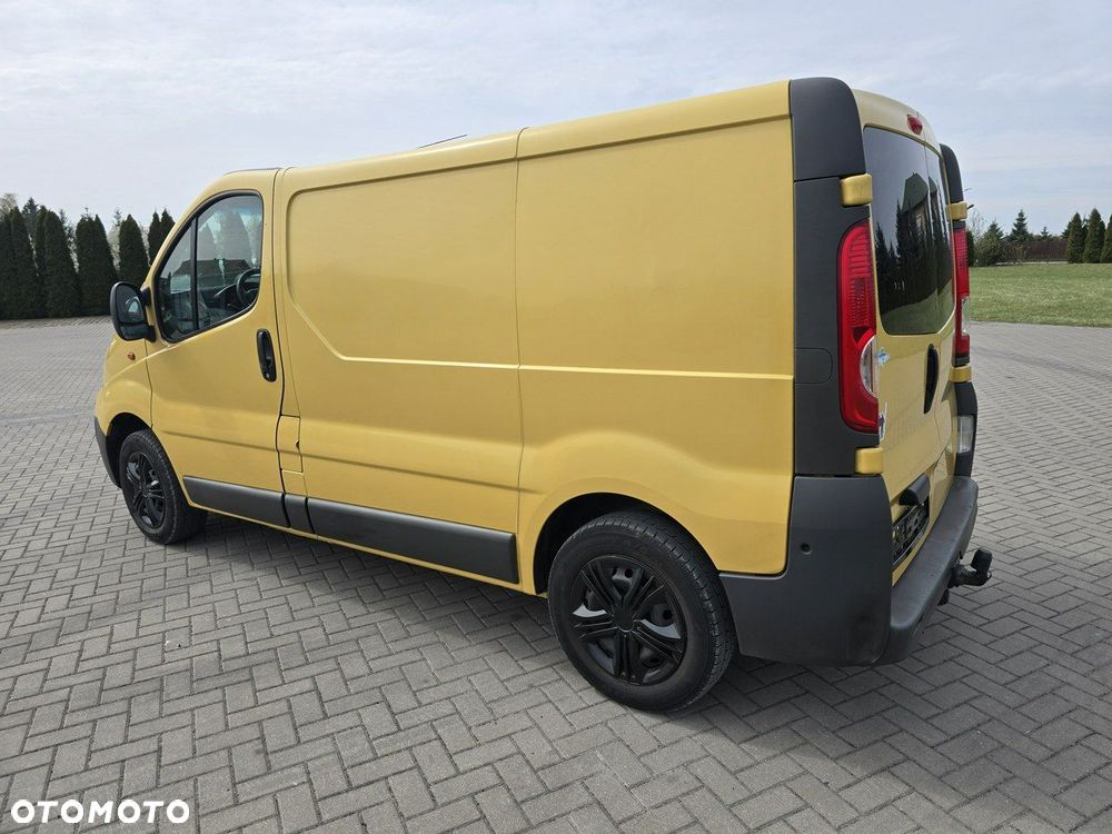 Opel Vivaro - 10