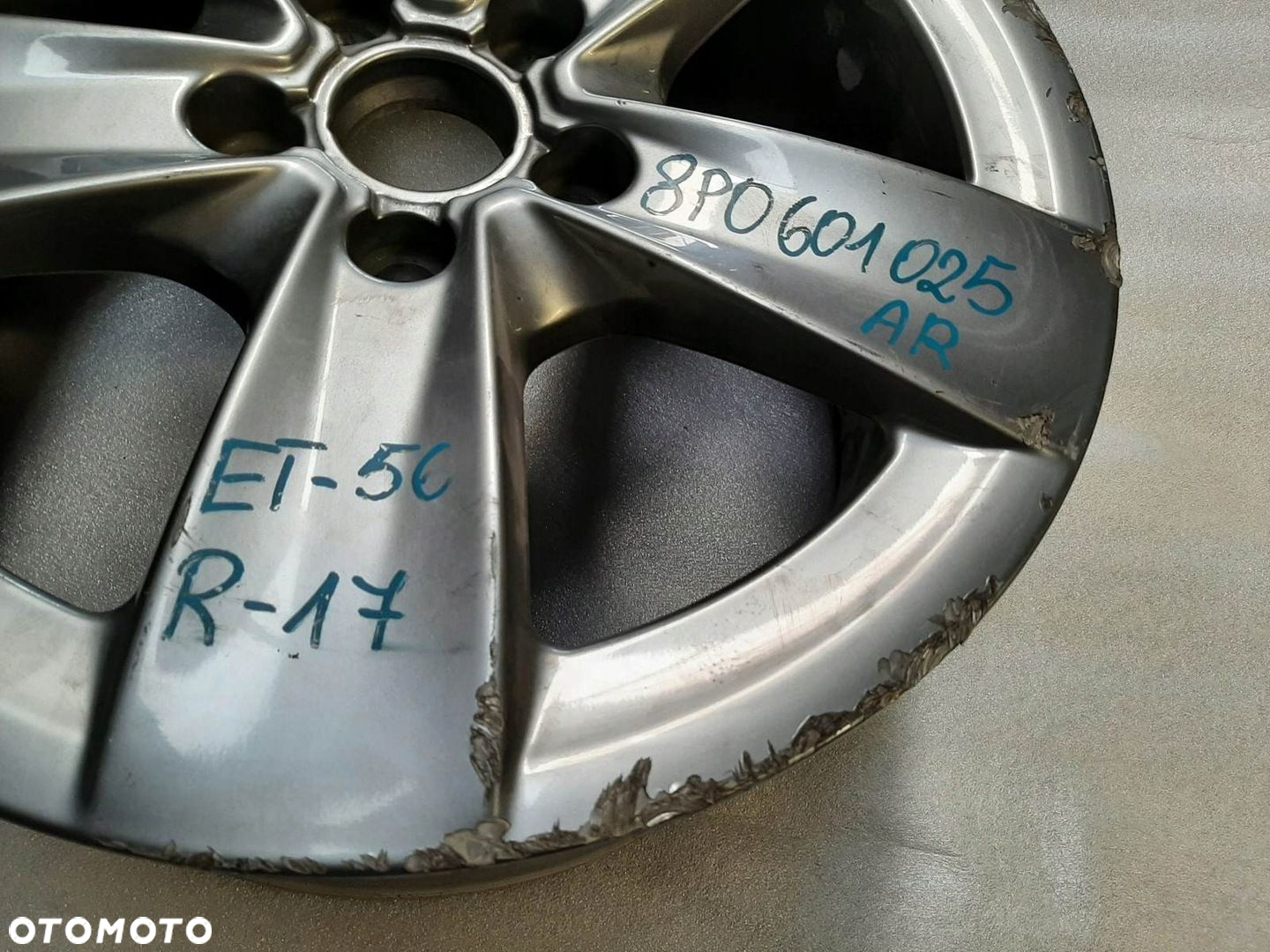 Audi A3 Alufelga Felga 17" 8P0601025AR - 2