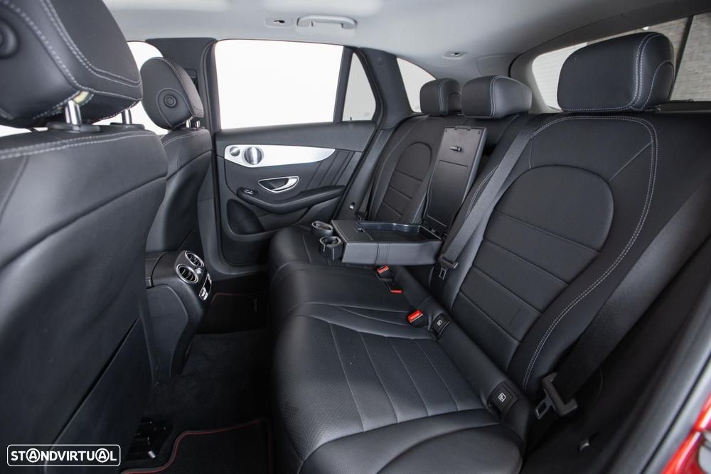 Mercedes-Benz GLC 250 4Matic 9G-TRONIC AMG Line - 11