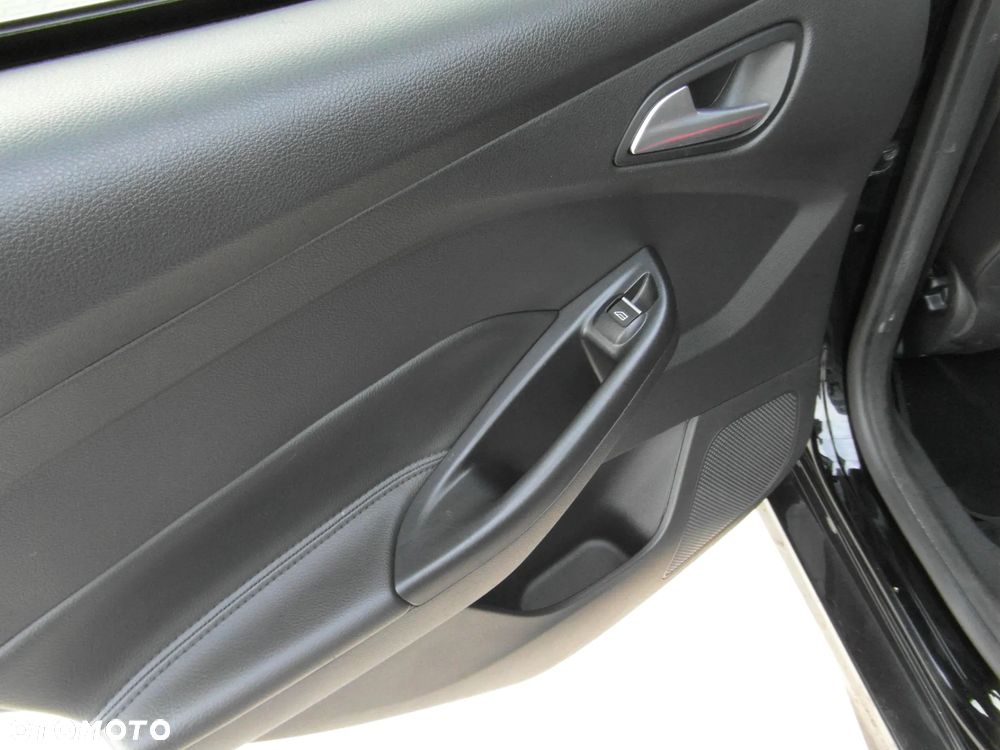 Ford Focus 2.0 EcoBoost ST mit Leder-Sport-Paket - 36