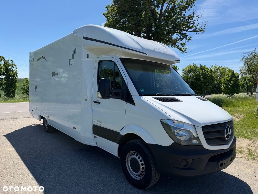 Mercedes-Benz Sprinter - 2
