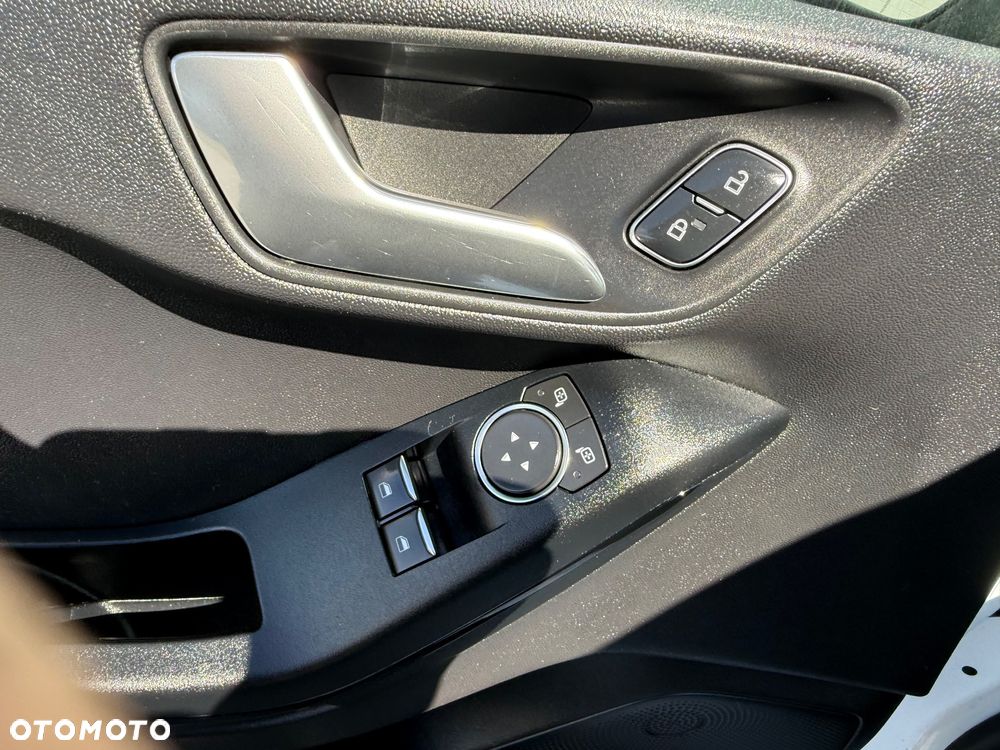 Ford Fiesta 1.1 S&S COOL&CONNECT - 10