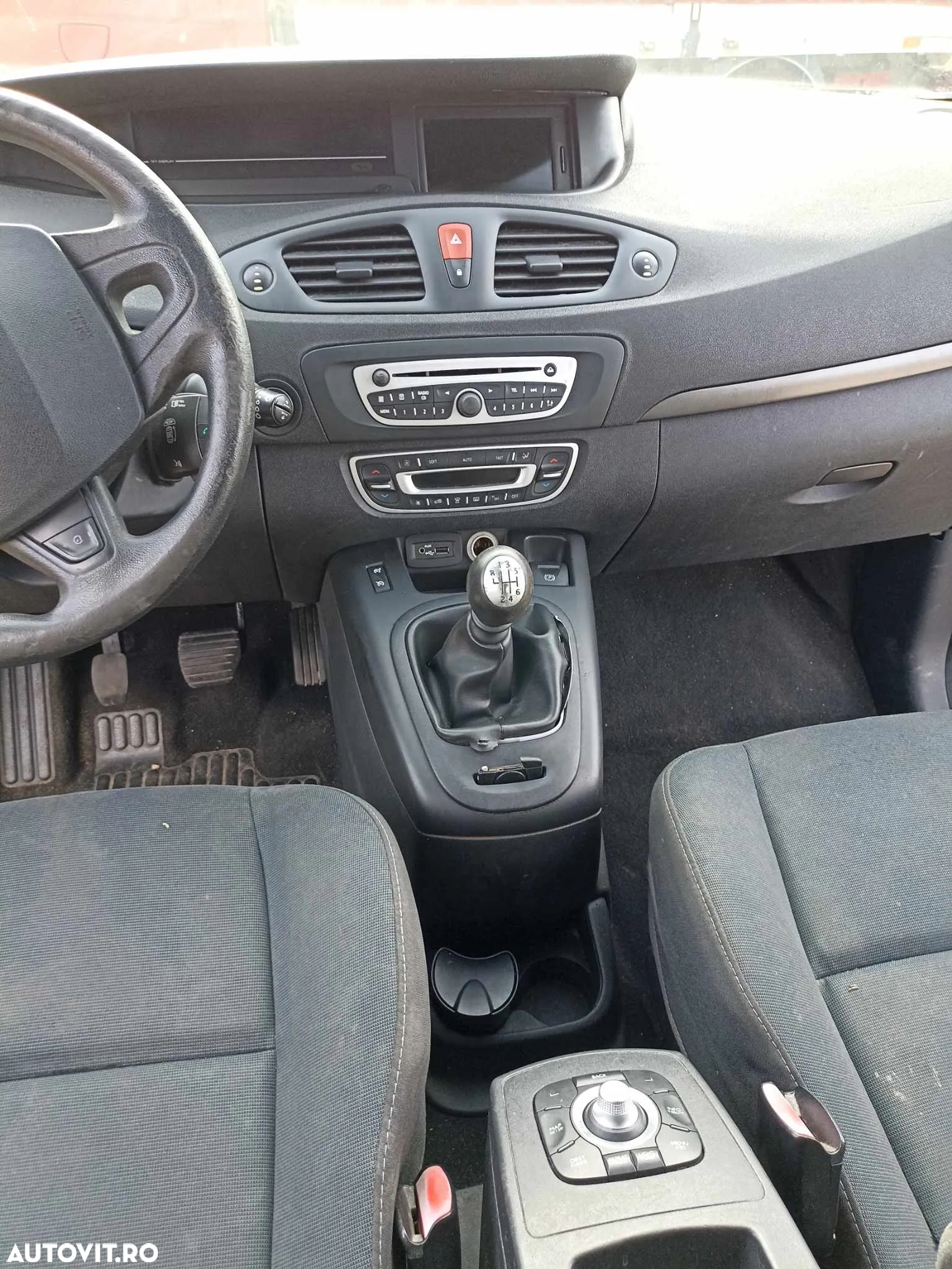Renault Scenic - 16