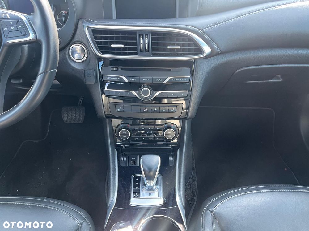 Infiniti QX30 2.0t Premium AWD 7DCT - 12