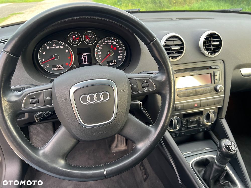 Audi A3 Sportback 1.6 Ambiente - 6