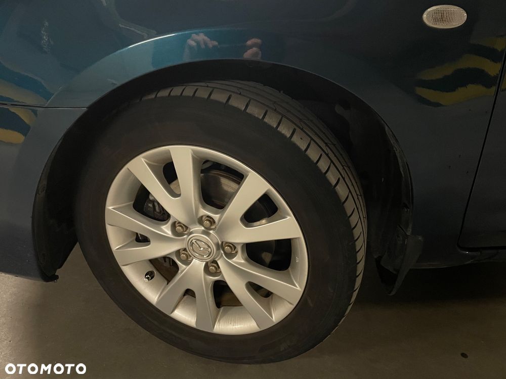 Mazda 3 1.6 Active + - 6