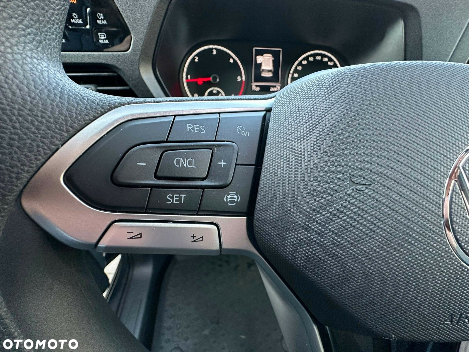 Volkswagen caddy Caddy  silnik: 2,0 l TDI EU6 SCR  75 kW skrzynia biegów: manualna 6 -biegowa rozstaw osi: 2755 mm - 12