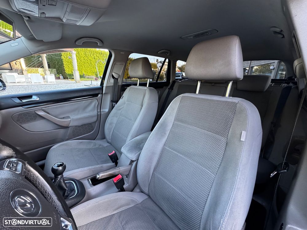 VW Golf Variant 1.6 TDi Highline - 15