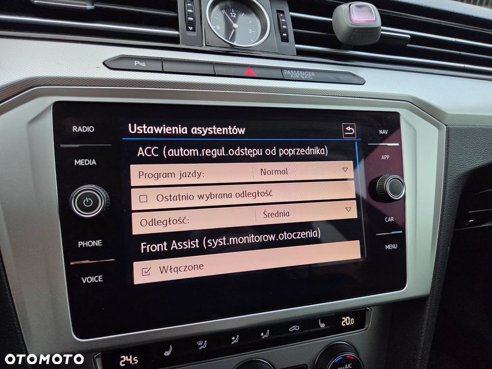 Volkswagen Passat 2.0 TDI SCR Trendline DSG - 15
