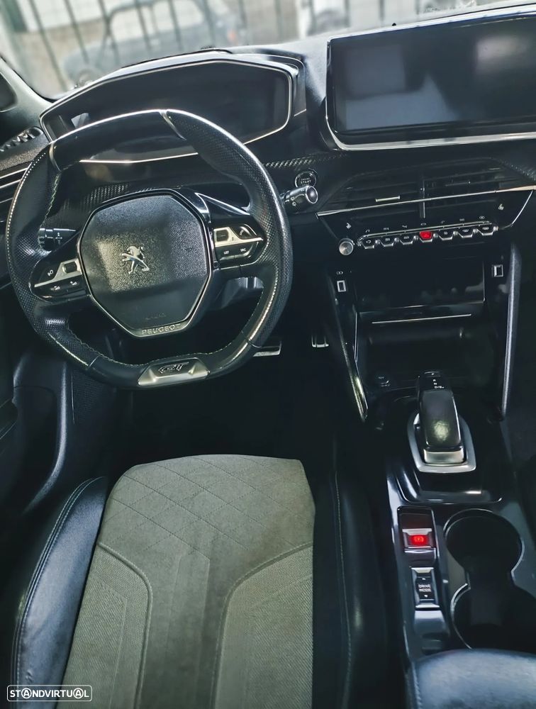 Peugeot e-2008 GT - 14