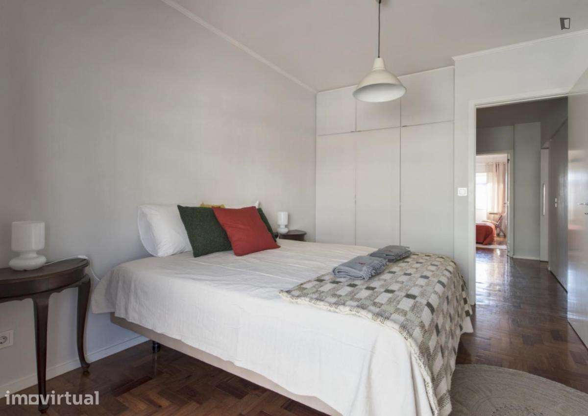 Apartamento com 2 quartos - localizado em Restelo Lisbon - Grande imagem: 2/12