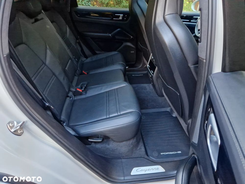 Porsche Cayenne S Platinum Edition - 15