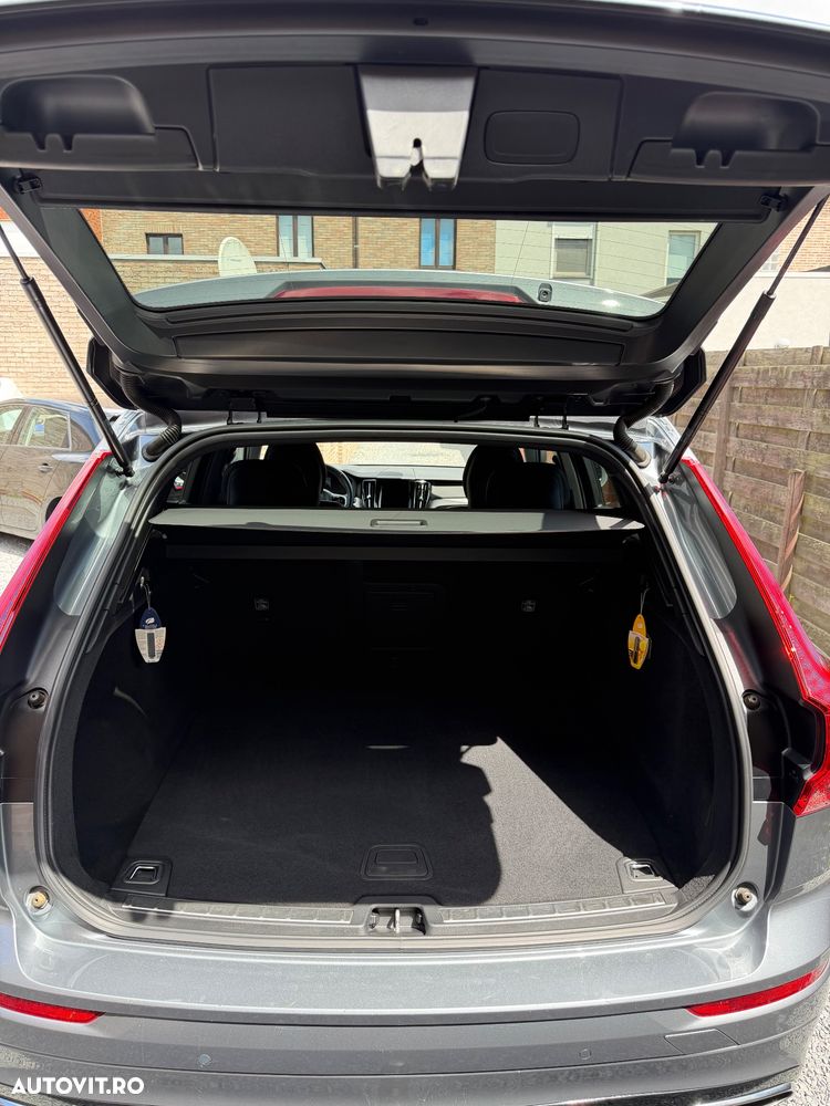 Volvo XC 60 T5 AWD R-Design - 10