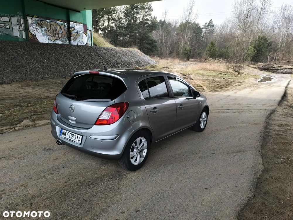 Opel Corsa 1.4 16V Energy - 4