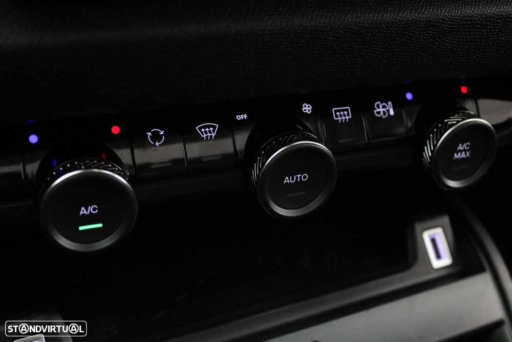 Citroën C4 X 1.2 PureTech Max EAT8 - 32