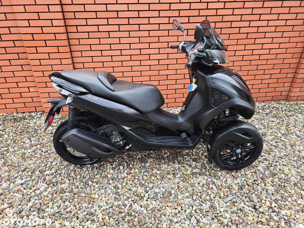 Piaggio MP-3 - 17