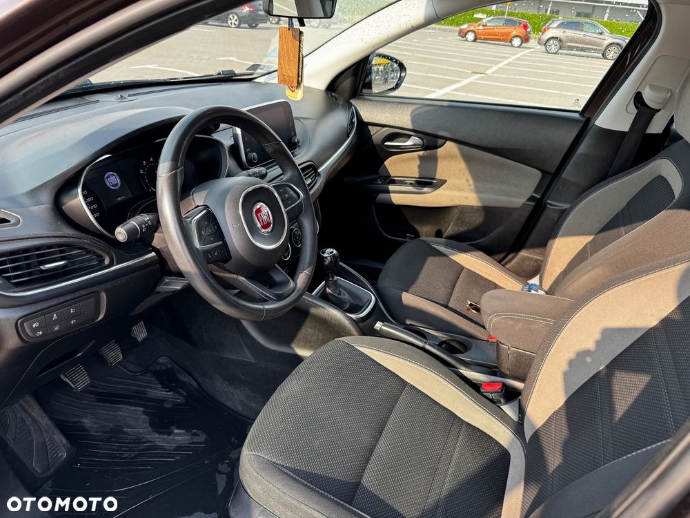 Fiat Tipo - 12