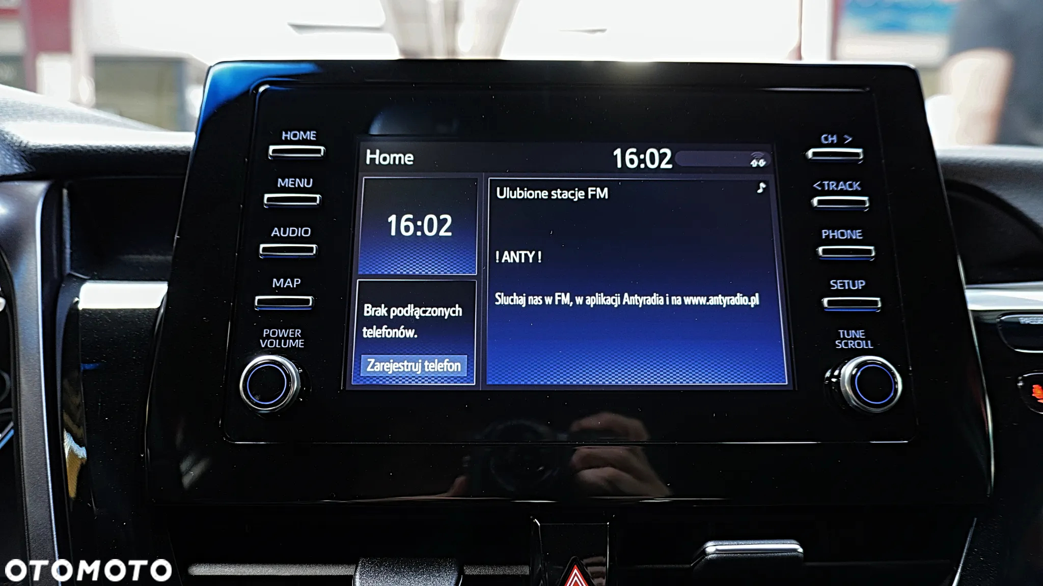 Toyota Camry 2.5 Hybrid Comfort CVT - 21