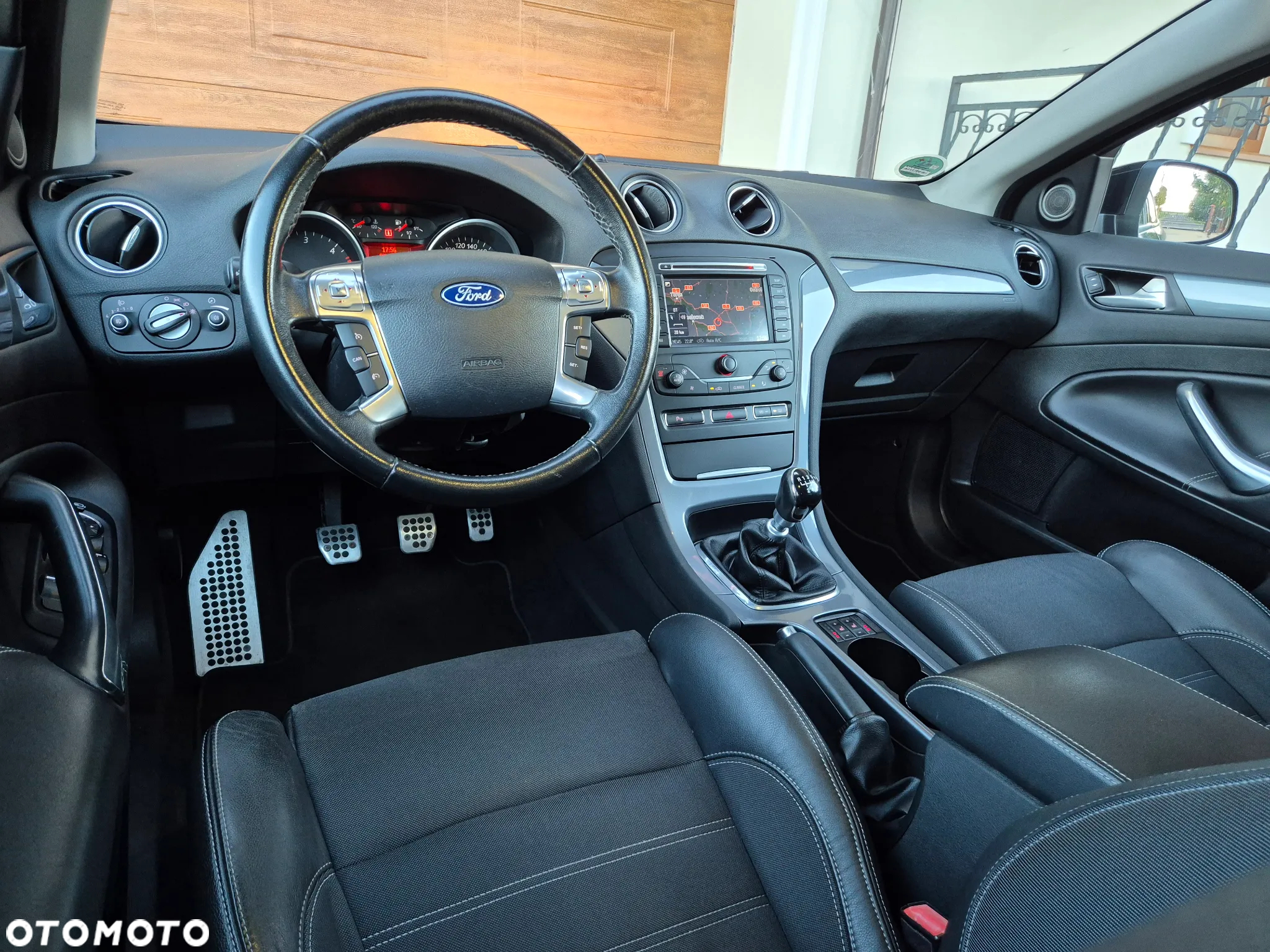 Ford Mondeo 2.0 TDCI Champions Edition - 33