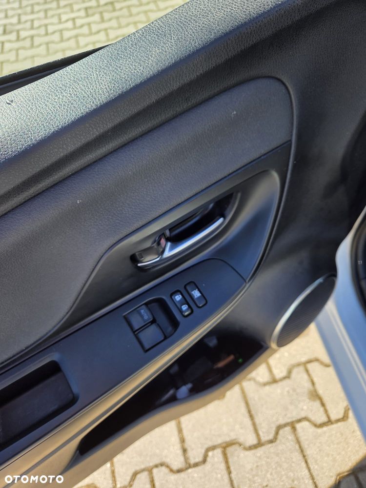 Toyota Yaris 1.5 Premium - 11