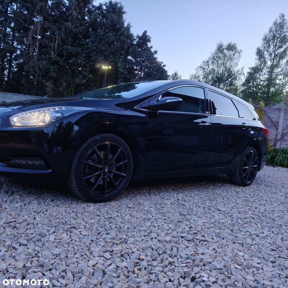 Hyundai i40 Kombi 1.7 CRDi DCT Premium - 22