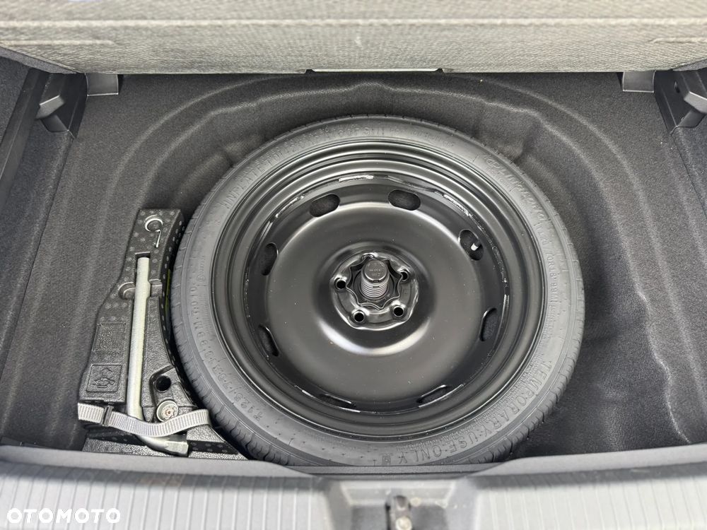 Volkswagen Golf VIII 1.5 TSI Special Edition - 26