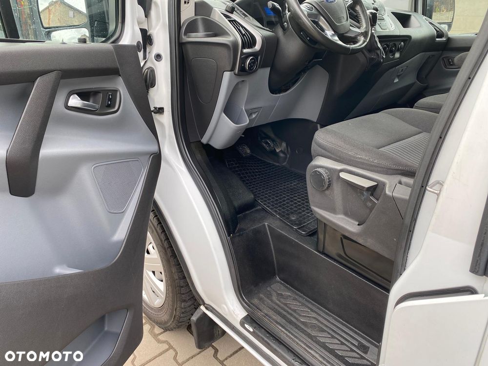 Ford TRANSIT CUSTOM - 11
