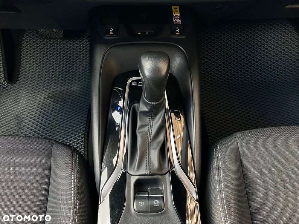 Toyota Corolla 1.8 Hybrid Comfort - 32