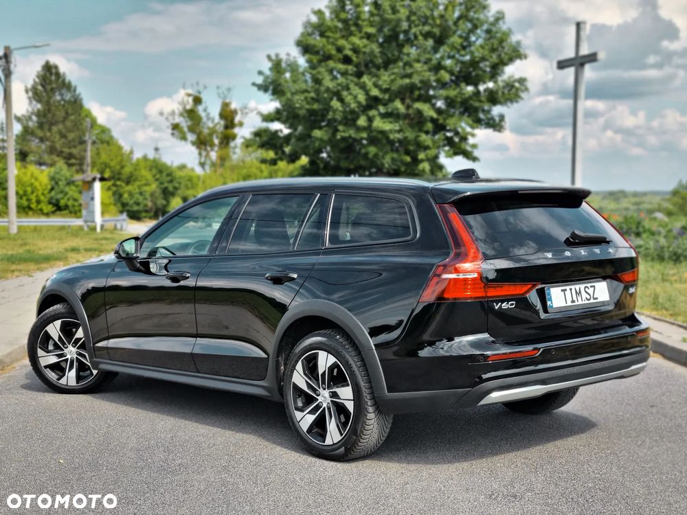 Volvo V60 Cross Country B4 D AWD Ultimate - 14