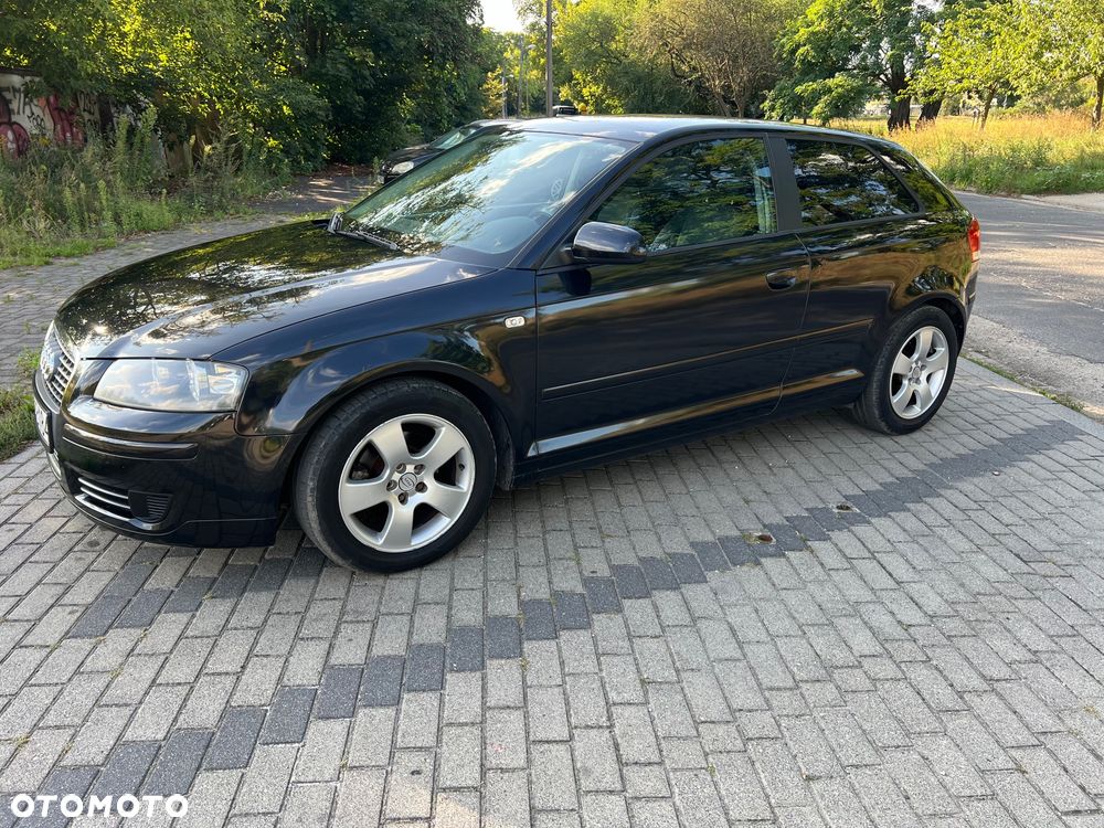 Audi A3 3-drzwiowe 1.6 FSI Ambition - 4