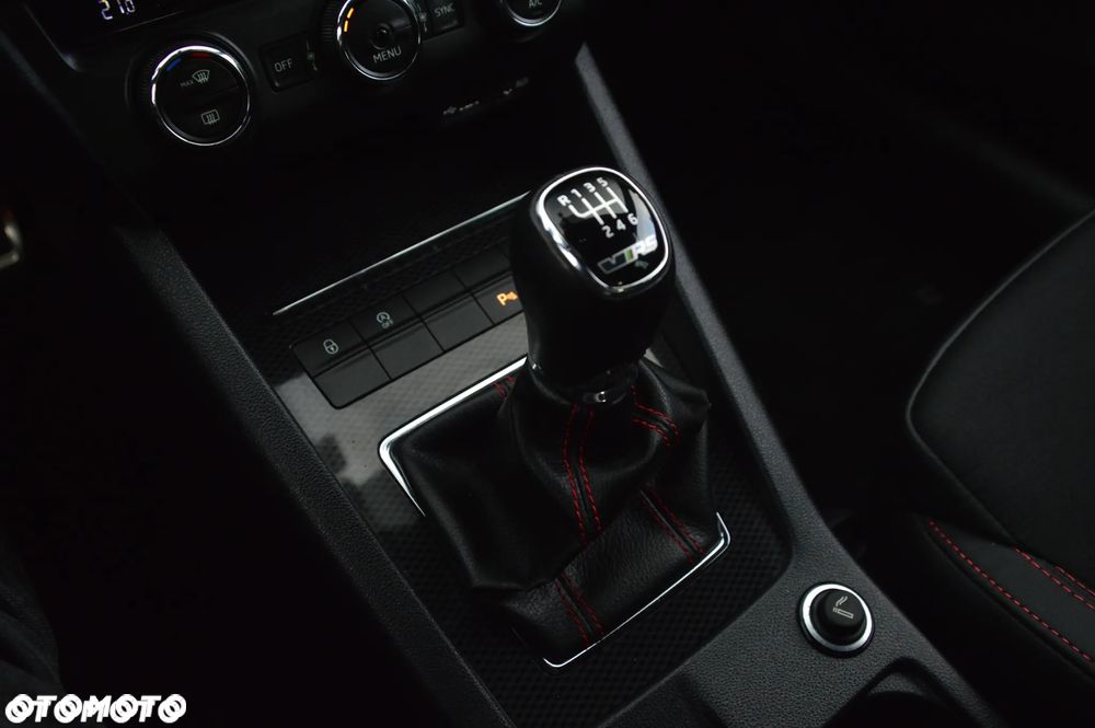 Skoda Octavia 2.0 TDI (Green tec) RS - 26