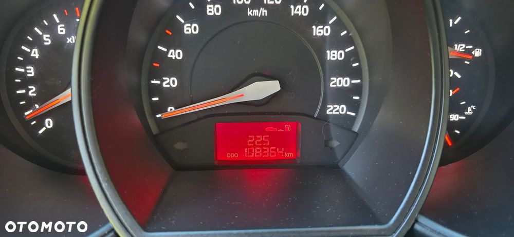 Kia Rio 1.2 XL Business Line - 27