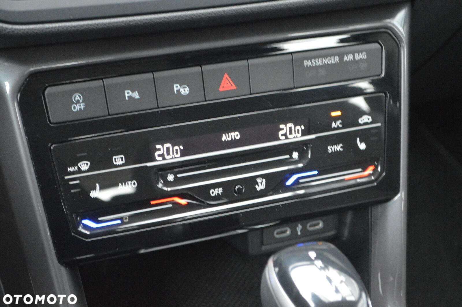Volkswagen T-Cross 1.0 TSI Style DSG - 17